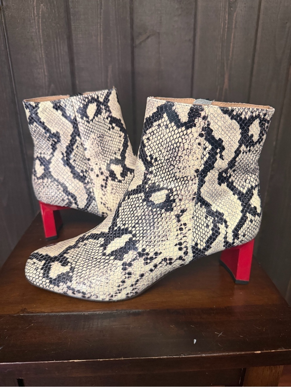 JAGGAR The Label Womens Snake Skin Ankle Bootie Red Stack Heel Sz 10 US Sz 41 EU